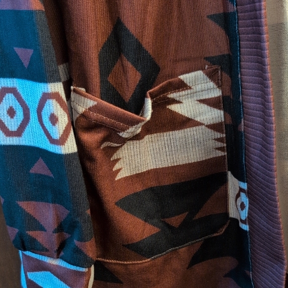 Geometric Patterned Cardigan - Picture 2 of 5